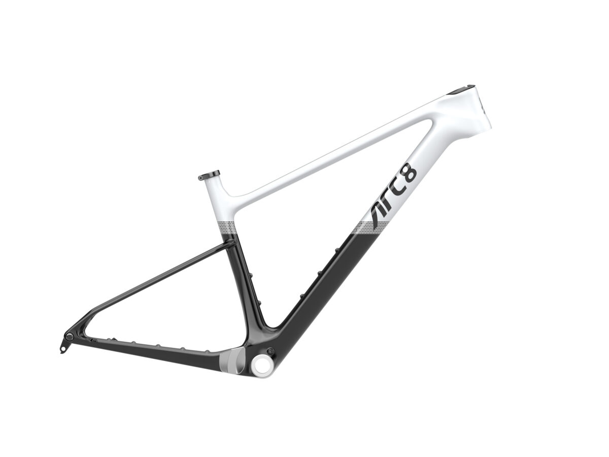 23 Evolve black/white