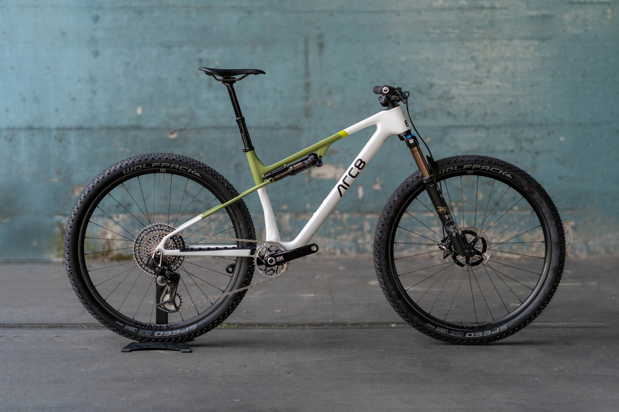 24 ARC8 EVOLVE FS Ltd Edition 3